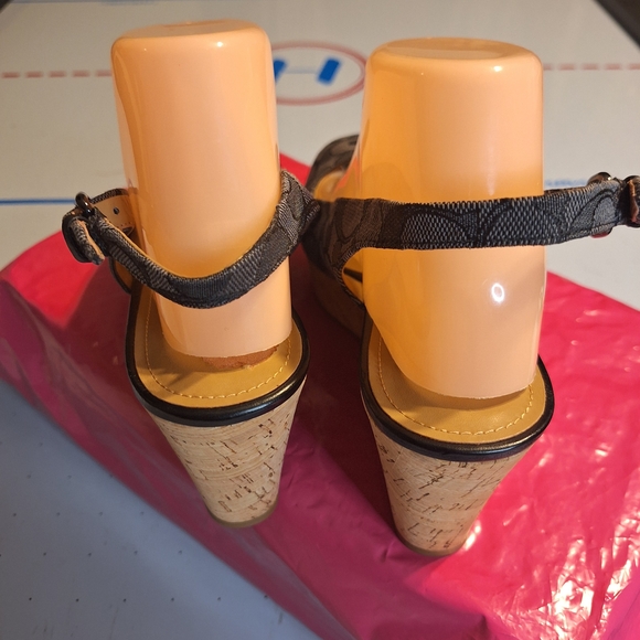 Coach Ferry Signature Black and Tan Women's Wedges Shoes. Size 9.5 - Picture 5 of 10